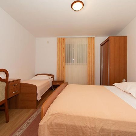 Apartmani Biser Tučepi Esterno foto