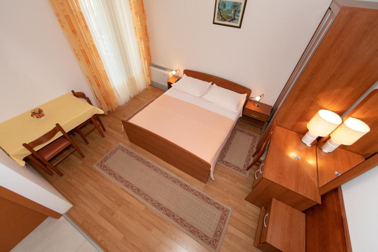 Apartmani Biser Tučepi Esterno foto