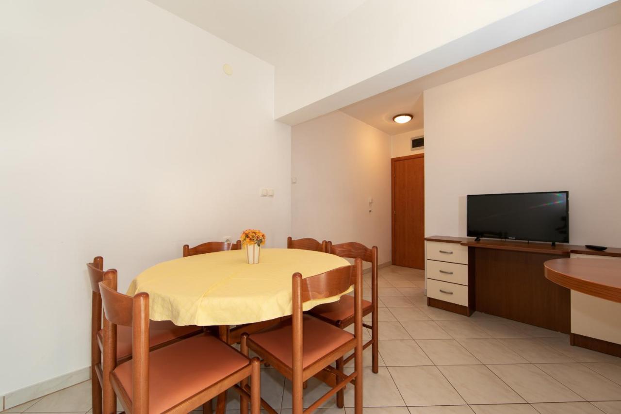 Apartmani Biser Tučepi Esterno foto