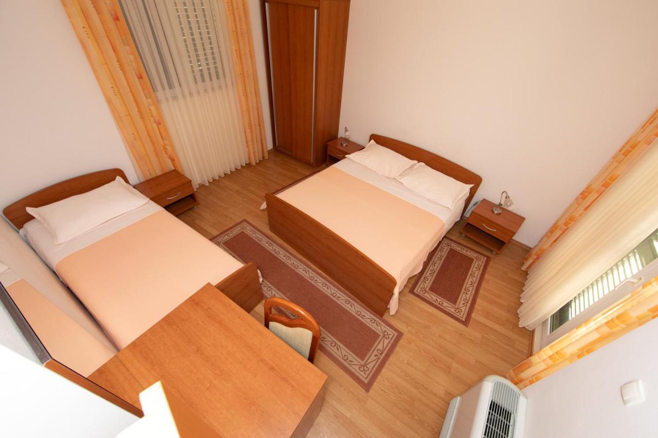 Apartmani Biser Tučepi Esterno foto