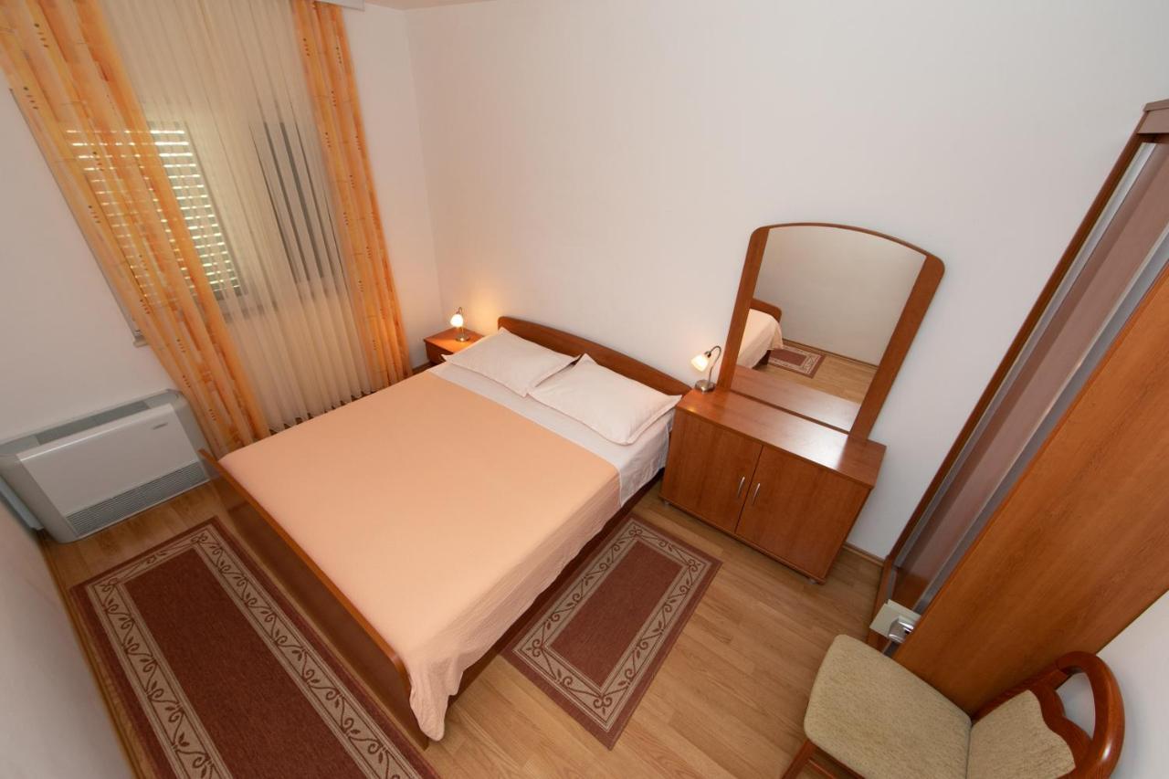 Apartmani Biser Tučepi Esterno foto
