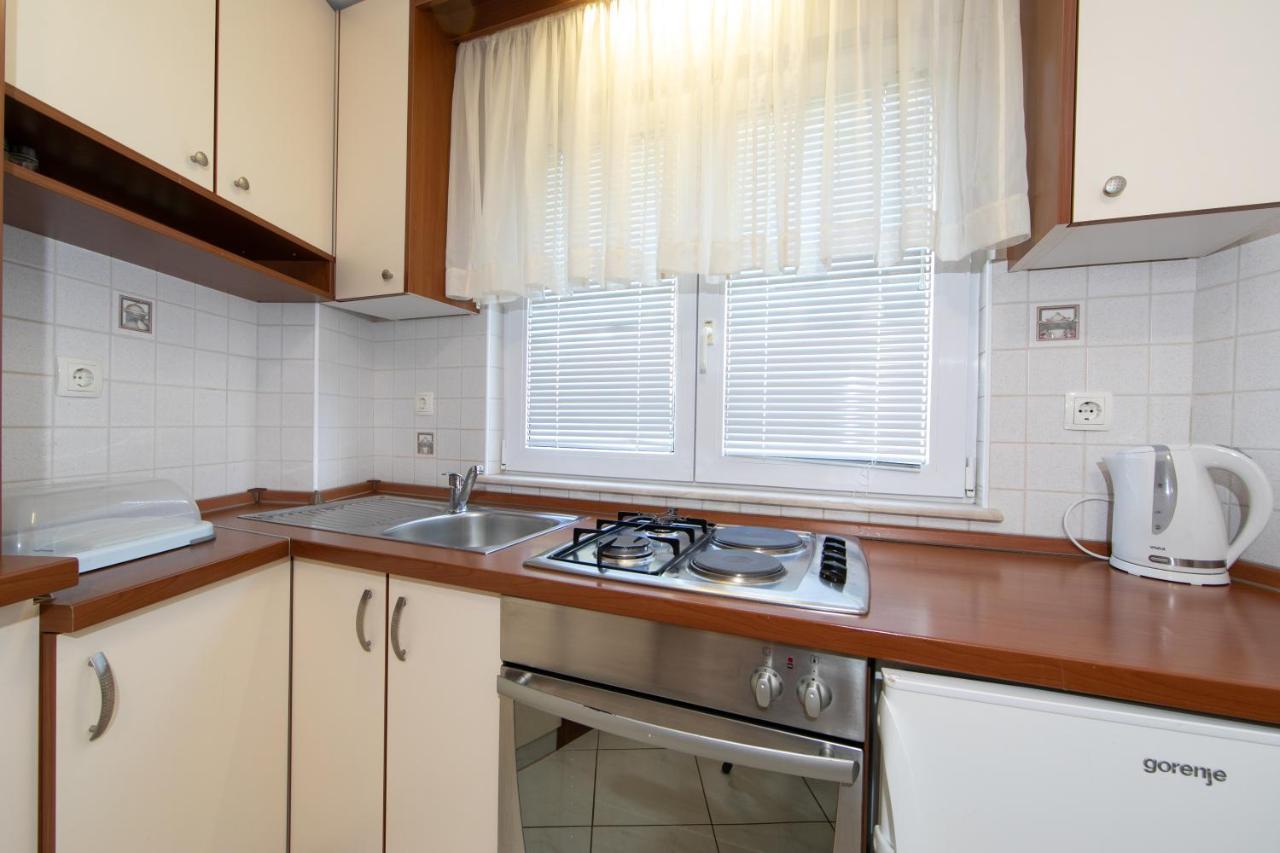 Apartmani Biser Tučepi Esterno foto