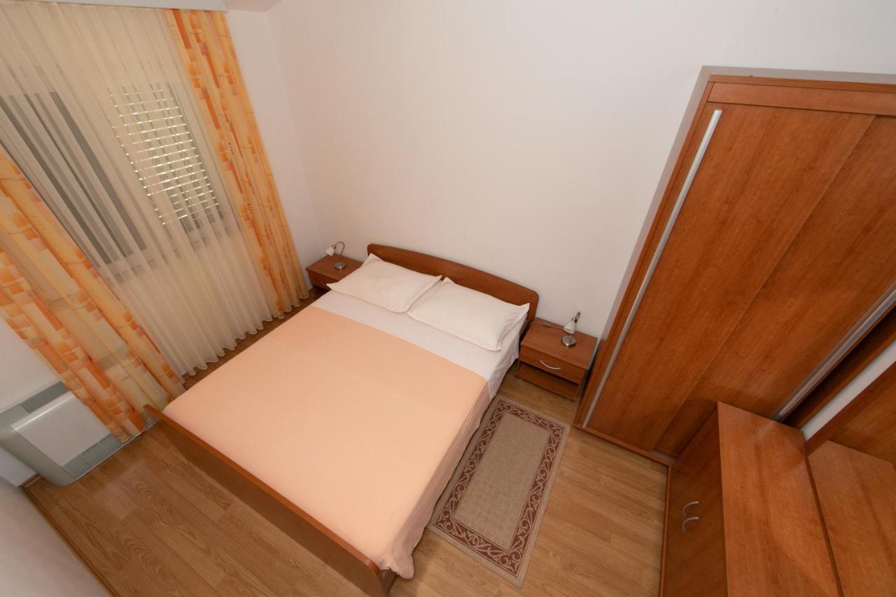 Apartmani Biser Tučepi Esterno foto