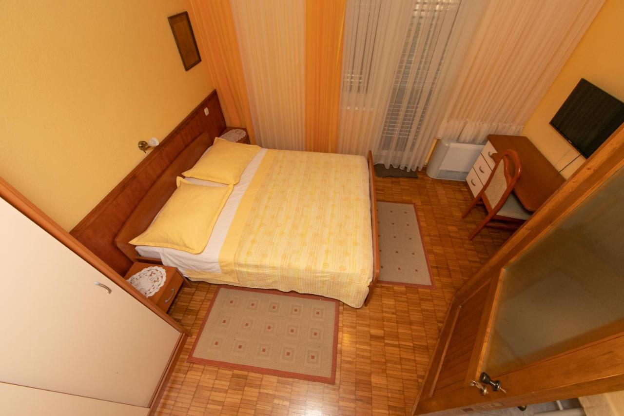 Apartmani Biser Tučepi Esterno foto