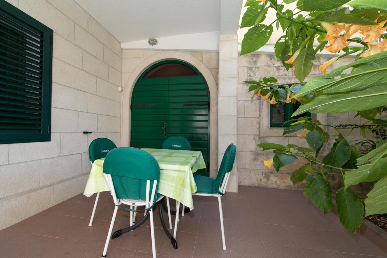 Apartmani Biser Tučepi Esterno foto