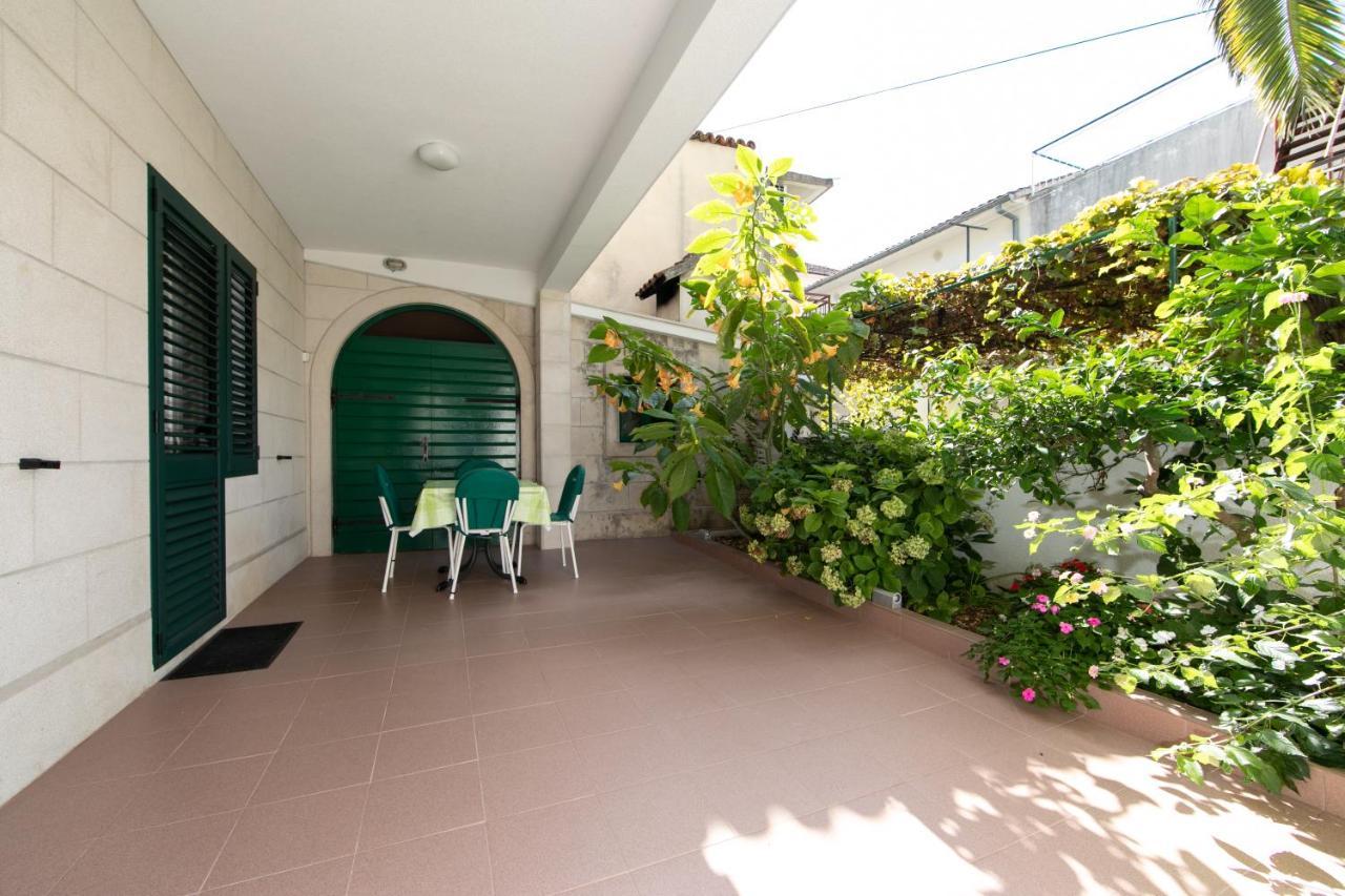 Apartmani Biser Tučepi Esterno foto
