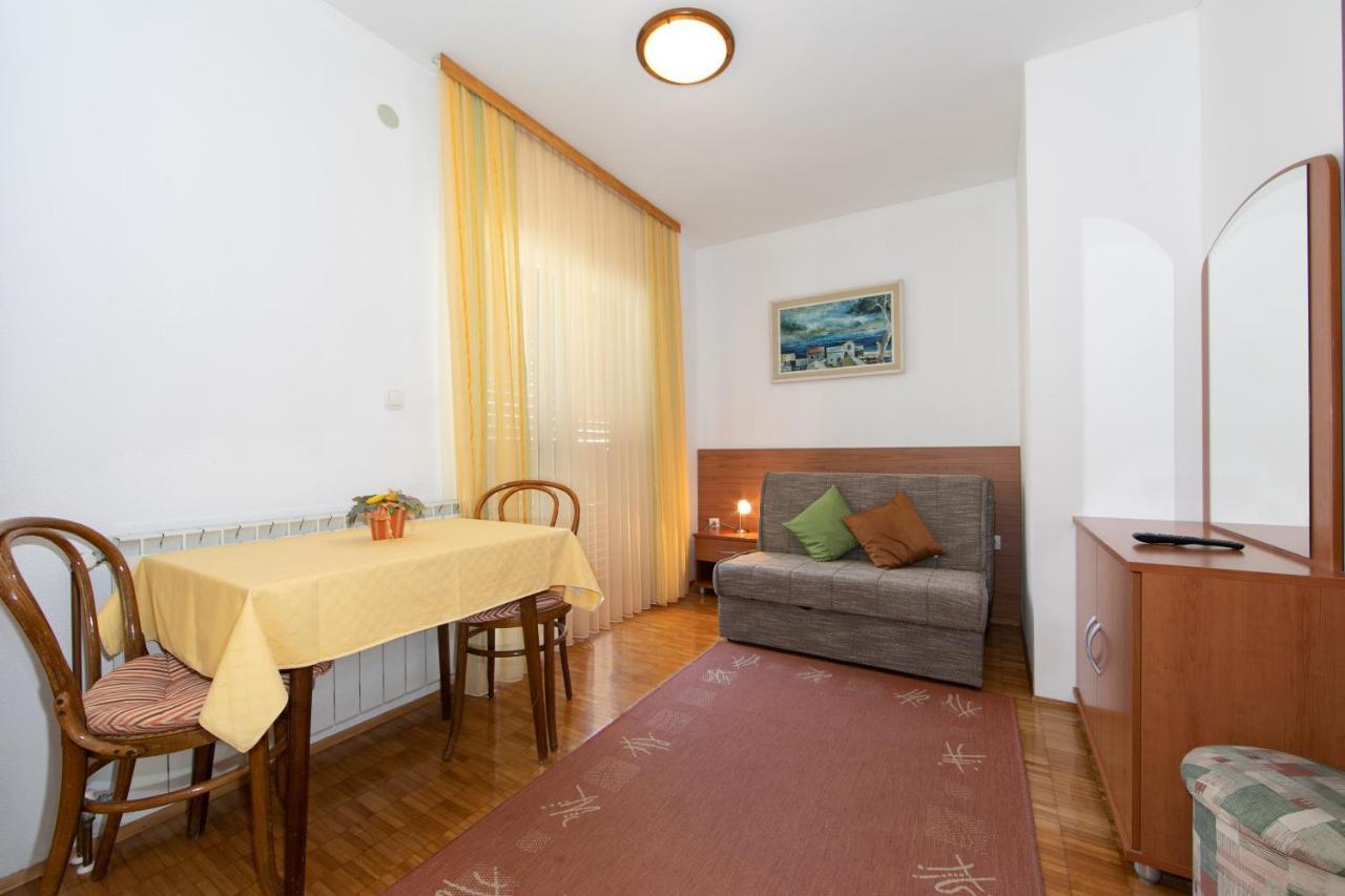 Apartmani Biser Tučepi Esterno foto