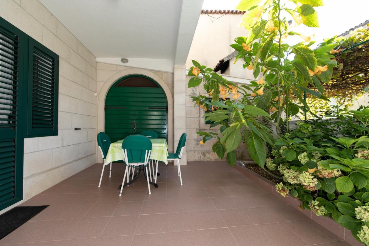 Apartmani Biser Tučepi Esterno foto
