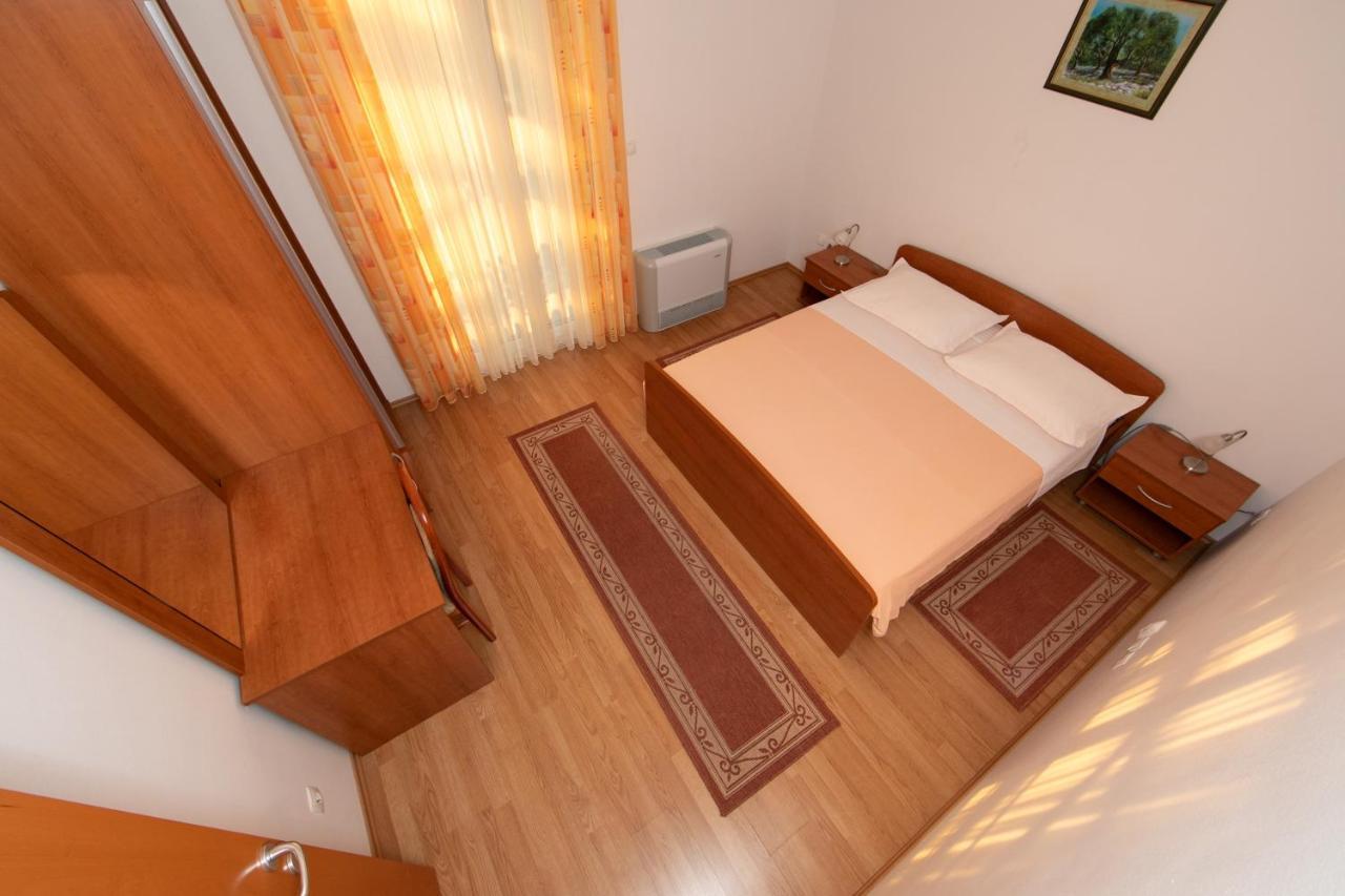 Apartmani Biser Tučepi Esterno foto