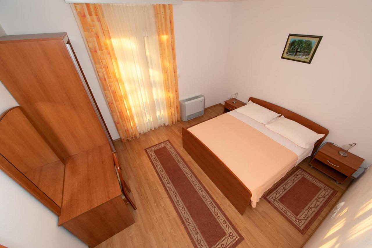 Apartmani Biser Tučepi Esterno foto