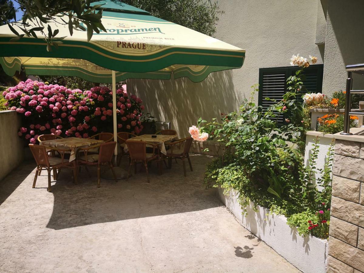Apartmani Biser Tučepi Esterno foto