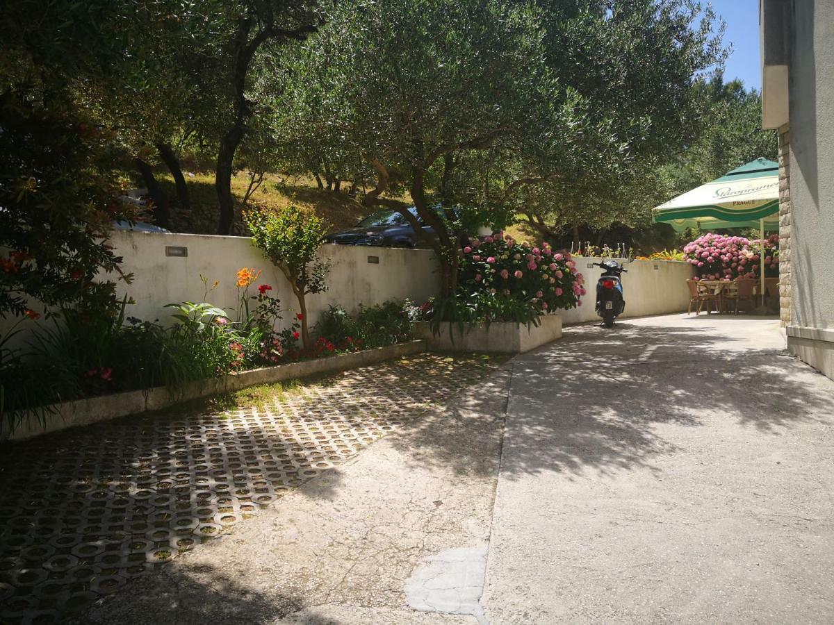 Apartmani Biser Tučepi Esterno foto