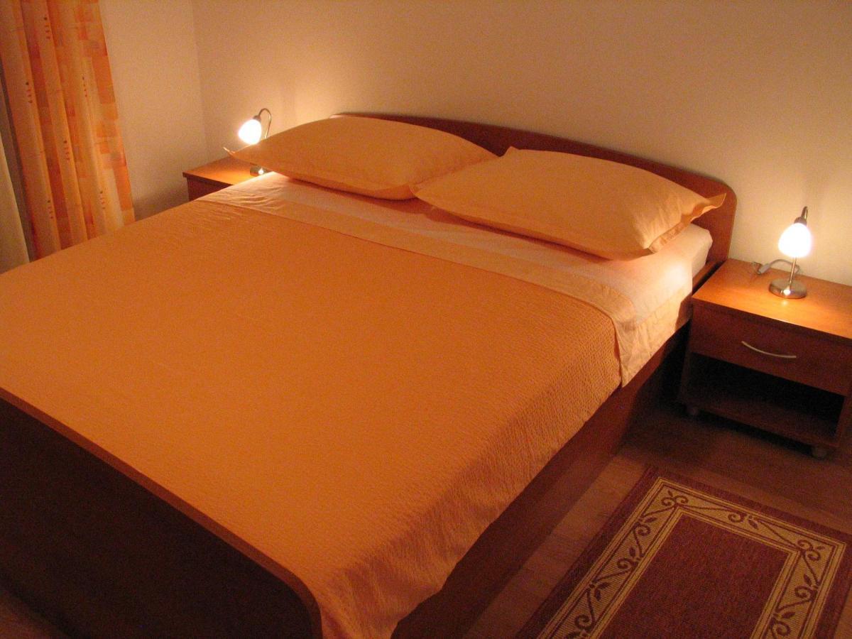 Apartmani Biser Tučepi Esterno foto