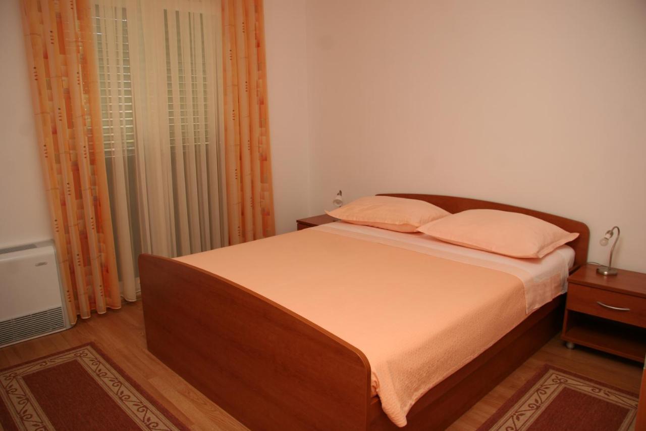 Apartmani Biser Tučepi Esterno foto