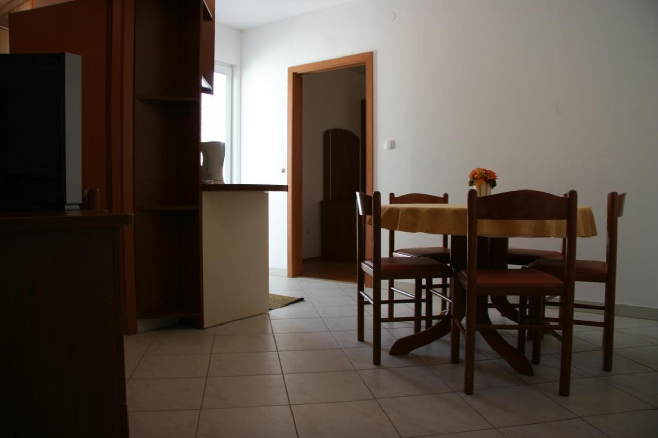 Apartmani Biser Tučepi Esterno foto