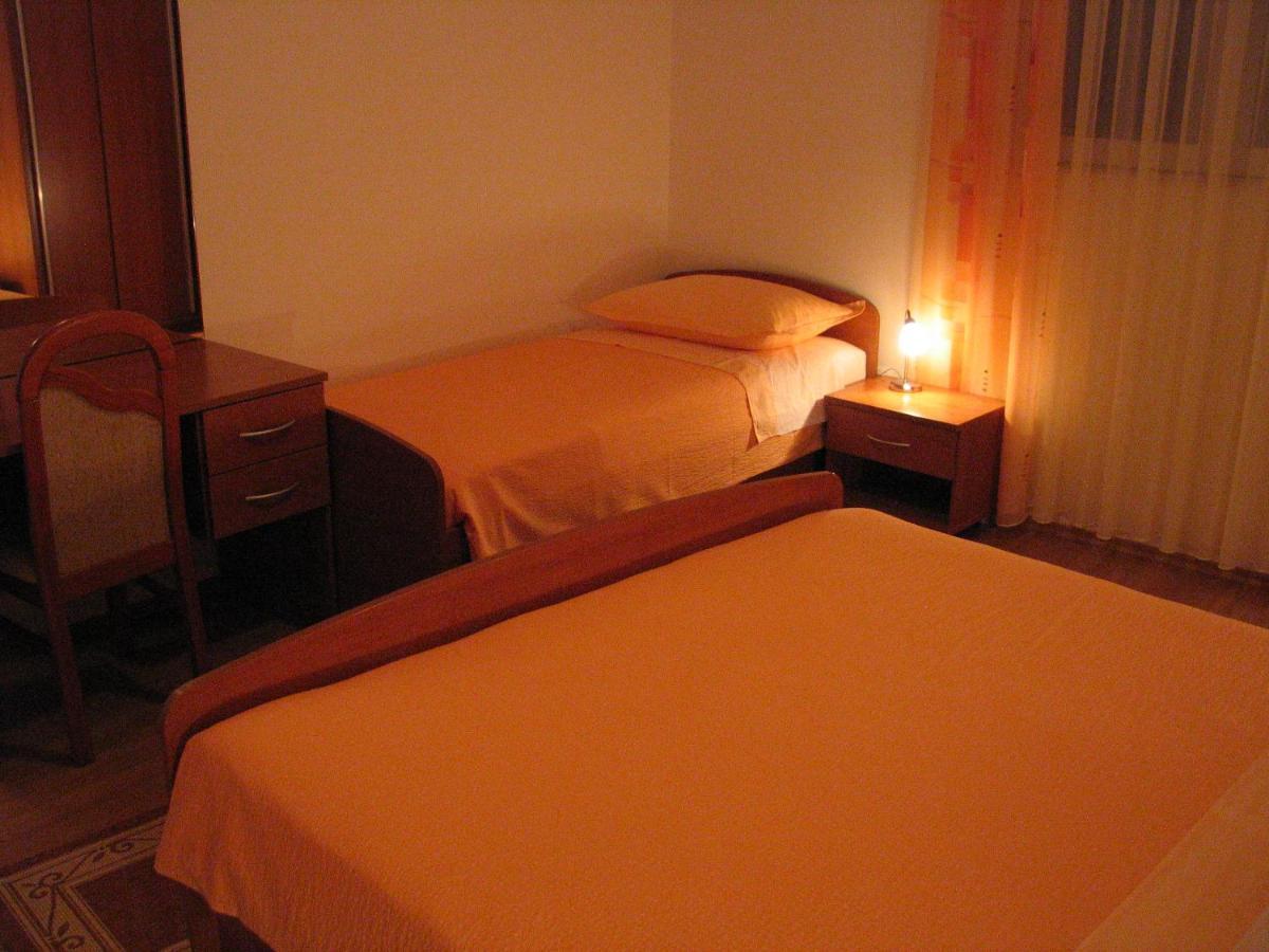 Apartmani Biser Tučepi Esterno foto