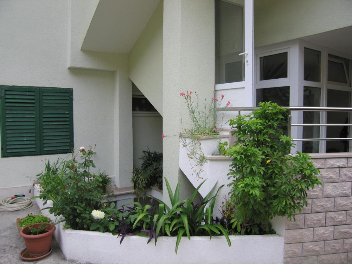 Apartmani Biser Tučepi Esterno foto