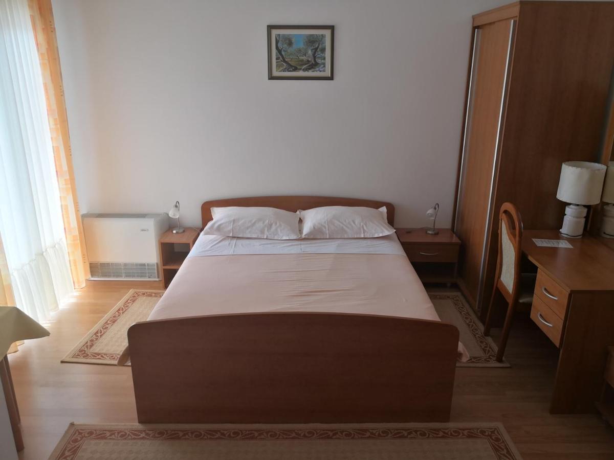 Apartmani Biser Tučepi Esterno foto